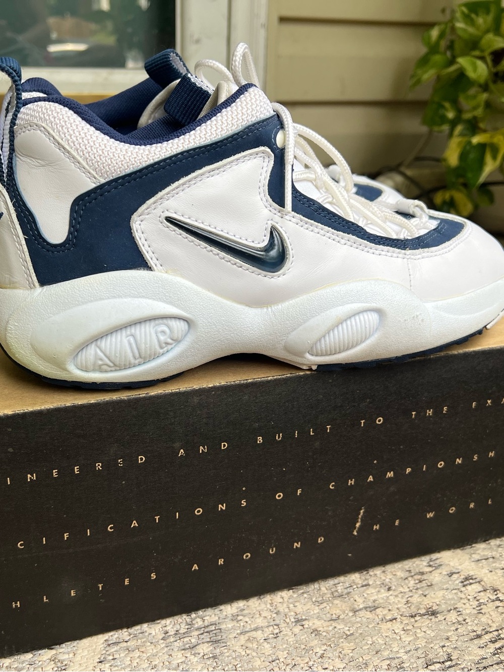 Nike Air Lambaste White Navy Metallic Silver Men’s Sz 10 Vintage Y2K Basketball